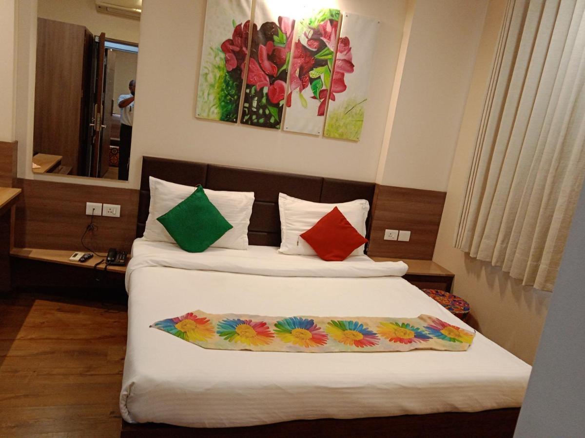 Fleur Hotel Jaipur Bagian luar foto