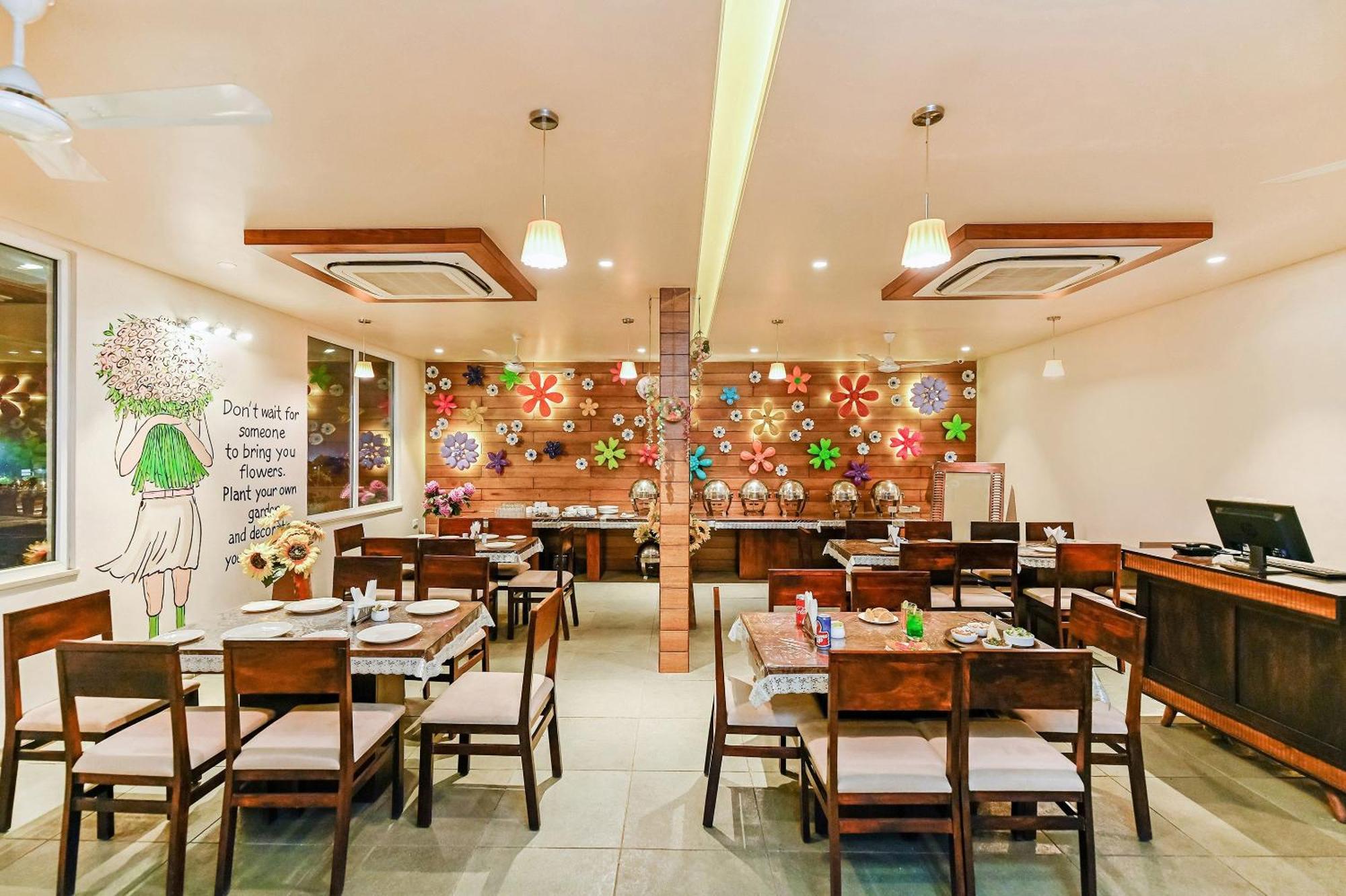 Fleur Hotel Jaipur Bagian luar foto