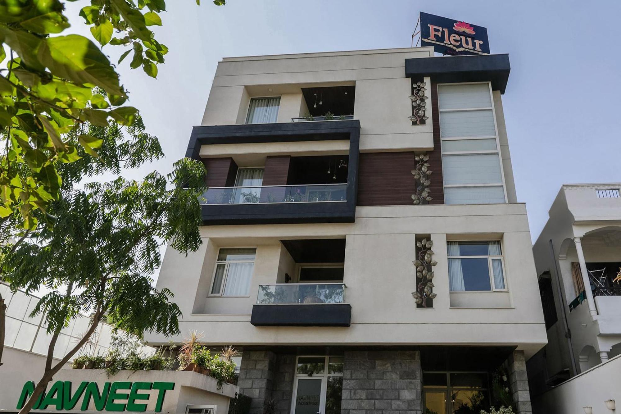 Fleur Hotel Jaipur Bagian luar foto