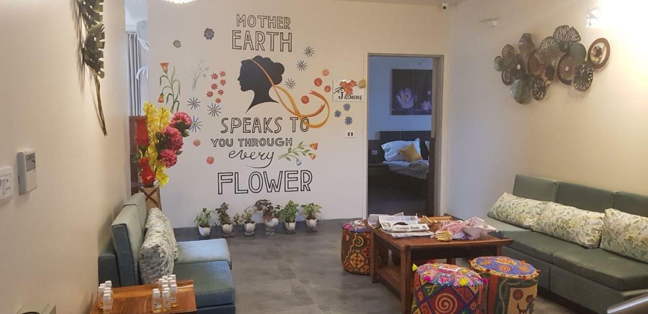 Fleur Hotel Jaipur Bagian luar foto